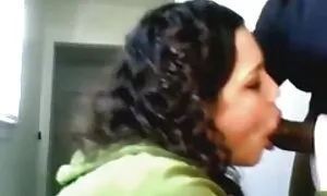 Gadis putih menghisa ...